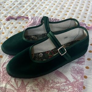 Cayumas Boheme Verde Pino Velvet Mary Jane Shoes